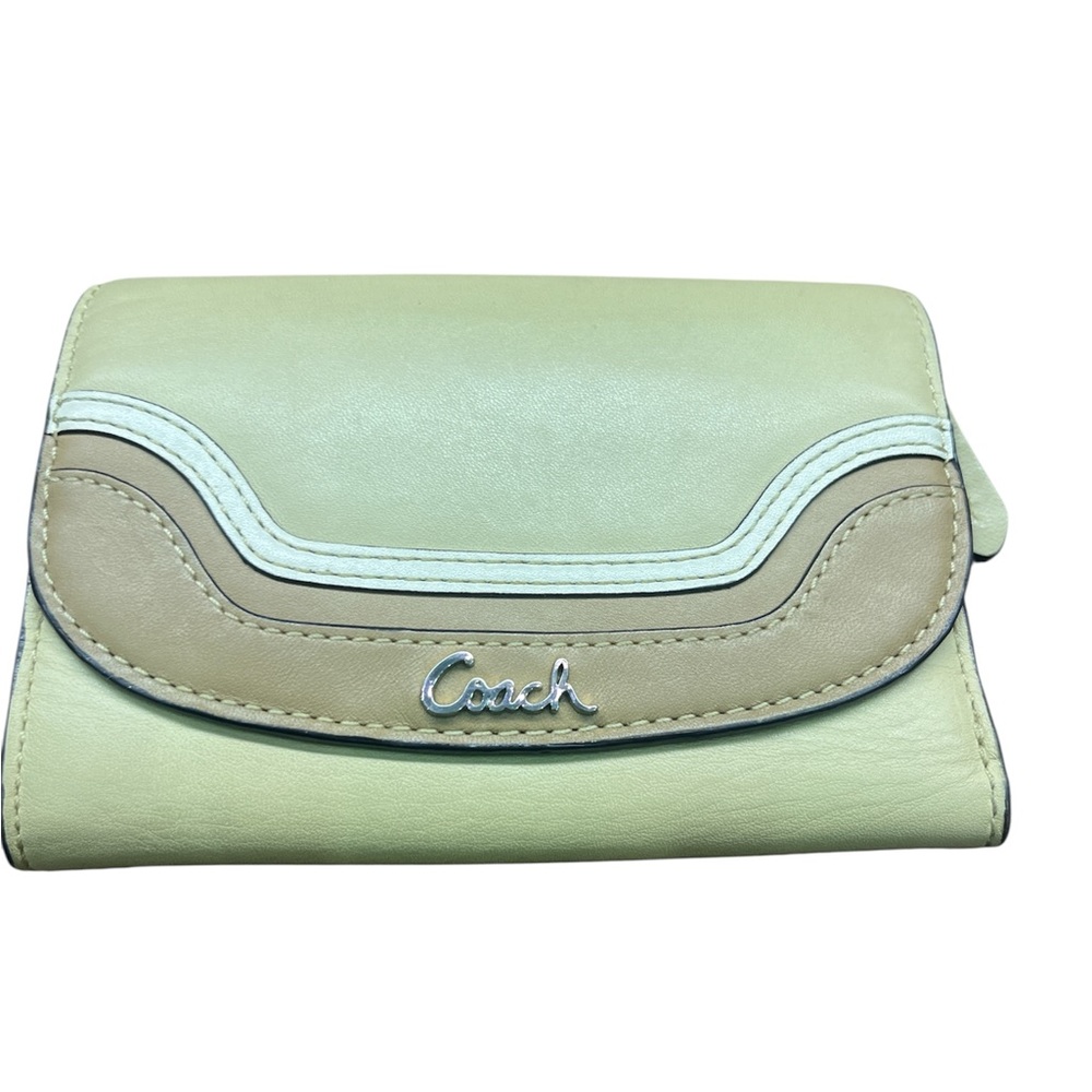 Coach Women's Cream and Tan Leather Wallet